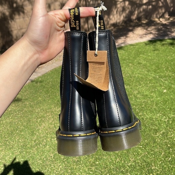 NWT DR MARTENS 2976 Hi Smooth Leather Chelsea Boots! - Picture 10 of 16